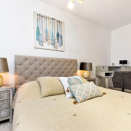 Luxury Apartment Sunce Ровин Екстериор снимка