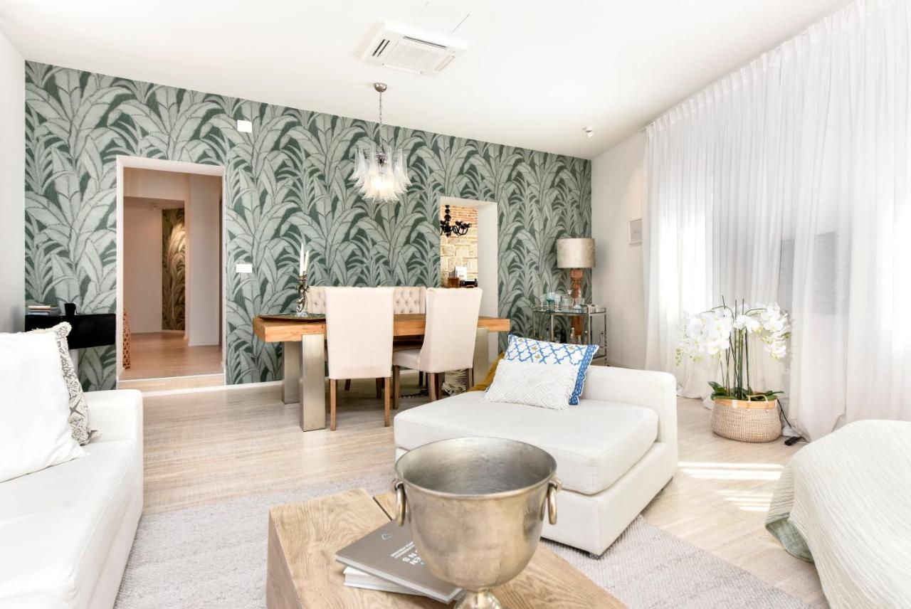Luxury Apartment Sunce Ровин Екстериор снимка