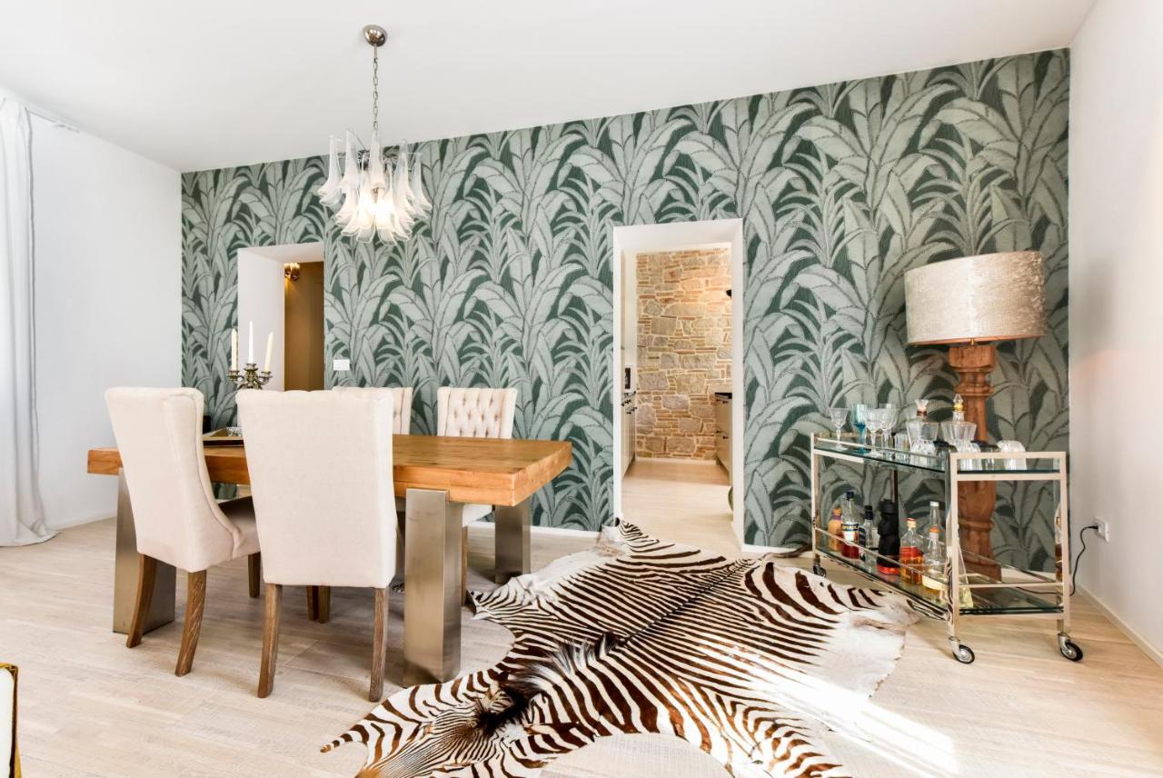 Luxury Apartment Sunce Ровин Екстериор снимка