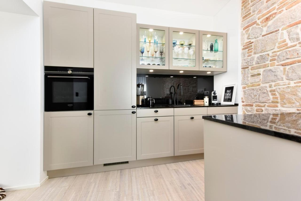 Luxury Apartment Sunce Ровин Екстериор снимка