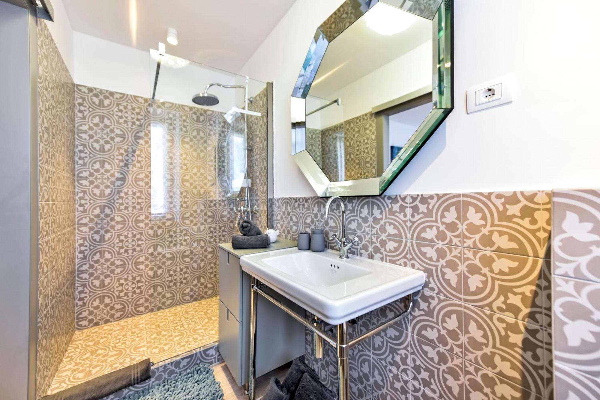 Luxury Apartment Sunce Ровин Екстериор снимка